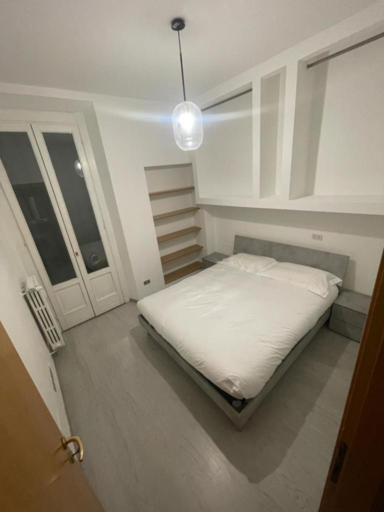 Lovely Apartment Near Centrale Милано Екстериор снимка