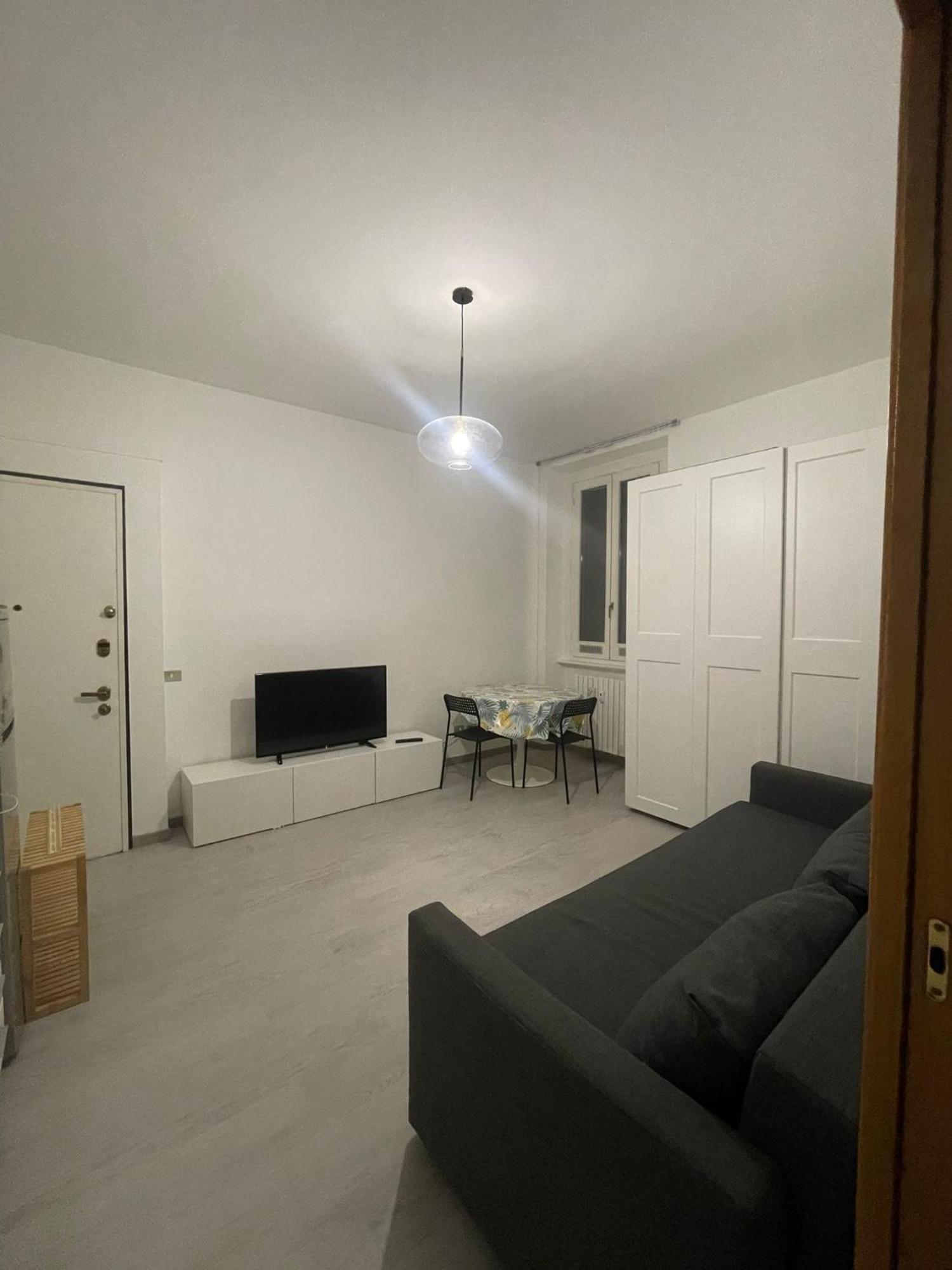 Lovely Apartment Near Centrale Милано Екстериор снимка